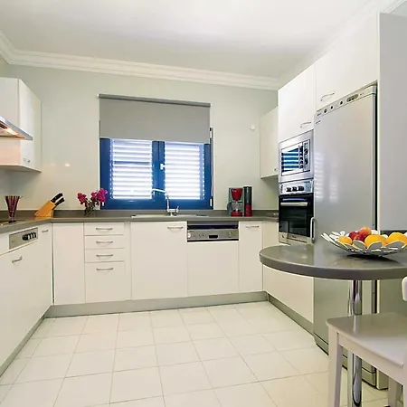 Sleeps 8 Air Con Wifi Villa *