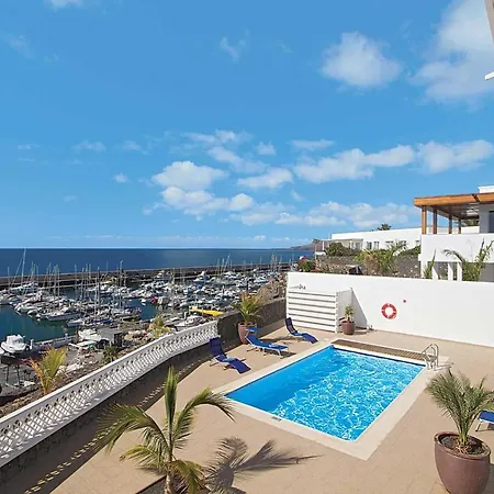 Sleeps 8 Air Con Wifi Villa